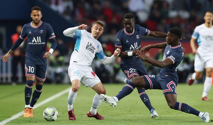 今晨里昂调整名单以备法甲；队长鼓劲环节打磨；媒体盛赞；临场指挥获称赞的简单介绍-LOL全球总决赛