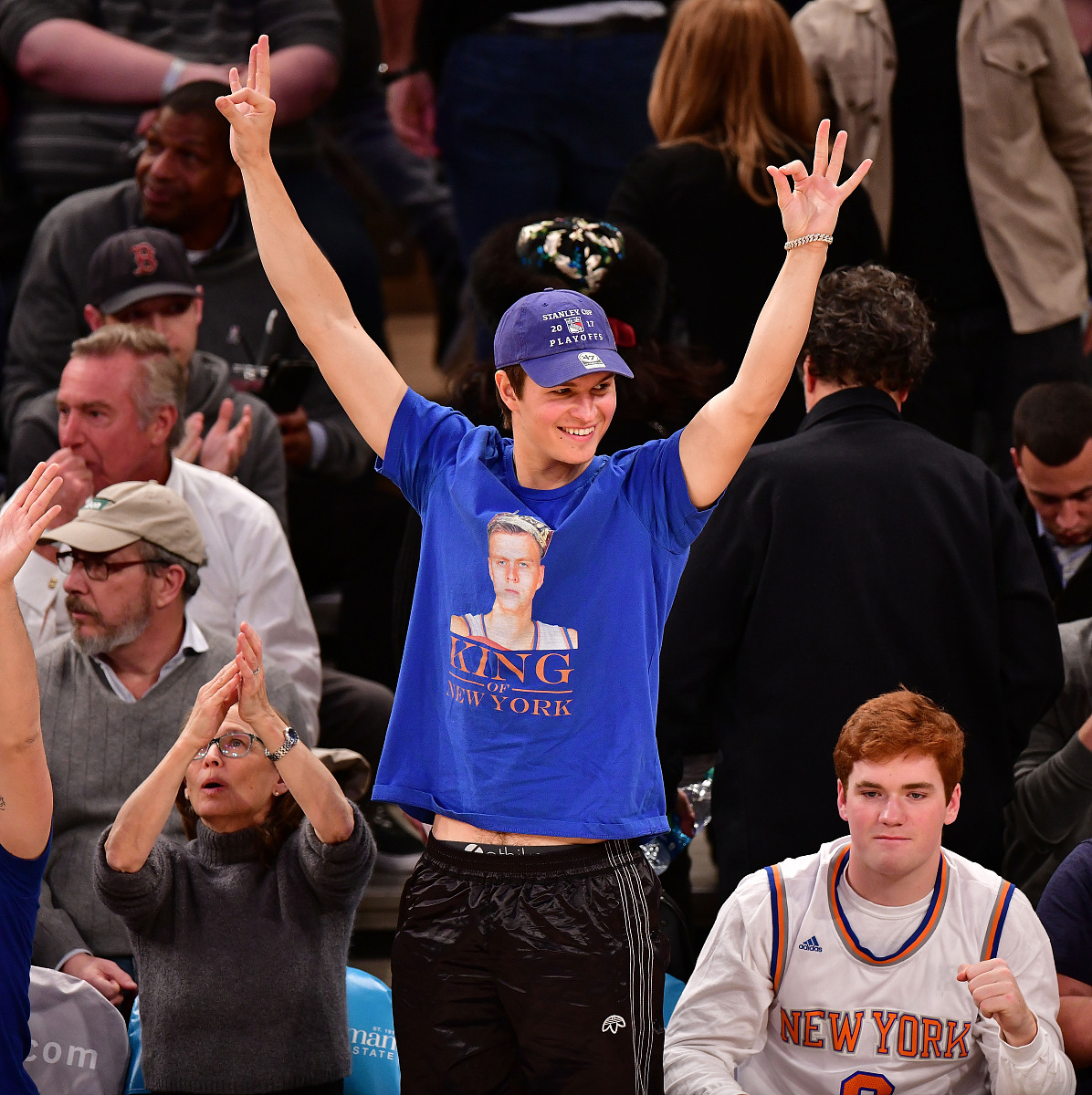 关于纽约尼克斯迎NBA常规赛关键赛，冲刺阶段防线松动，更衣室稳定，球队文化再被提及的信息