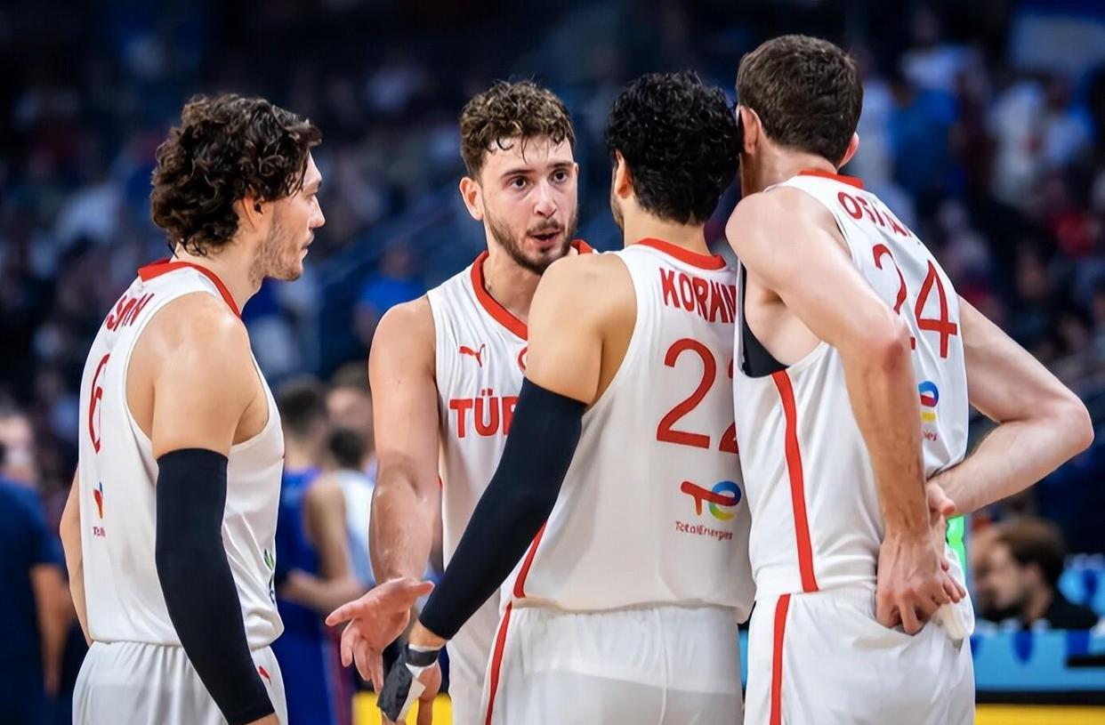 包含休斯敦火箭迎中超关键赛；冲刺阶段远射贴柱；更衣室稳定；心理建设被强调的词条